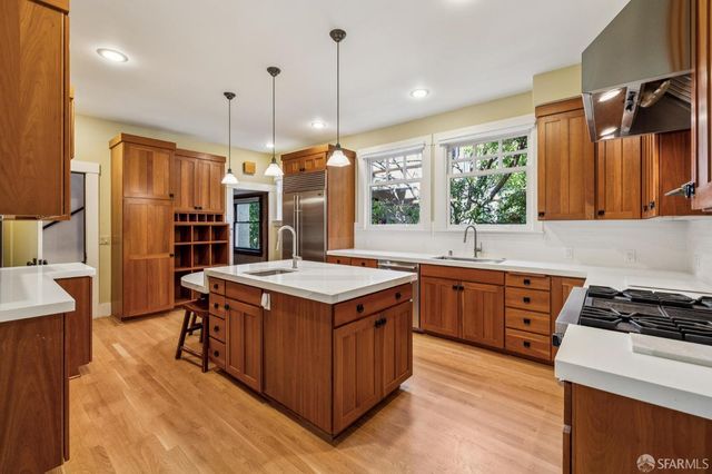 60 Mercedes Way, San Francisco, CA 94127