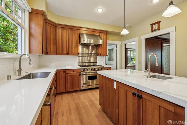 60 Mercedes Way, San Francisco, CA 94127