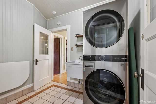 60 Mercedes Way, San Francisco, CA 94127