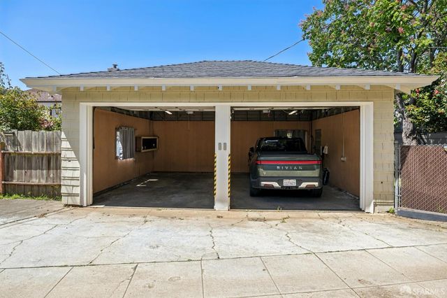 60 Mercedes Way, San Francisco, CA 94127