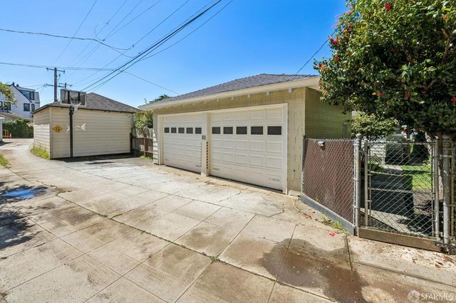 60 Mercedes Way, San Francisco, CA 94127