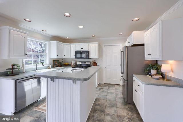 1790 HERMAN DR, York, PA 17408