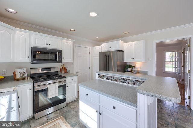 1790 HERMAN DR, York, PA 17408