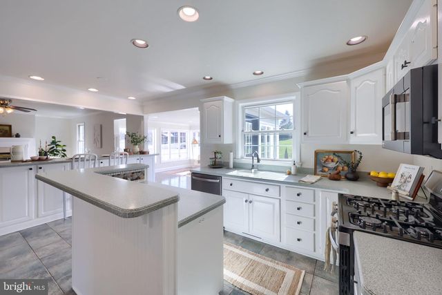 1790 HERMAN DR, York, PA 17408