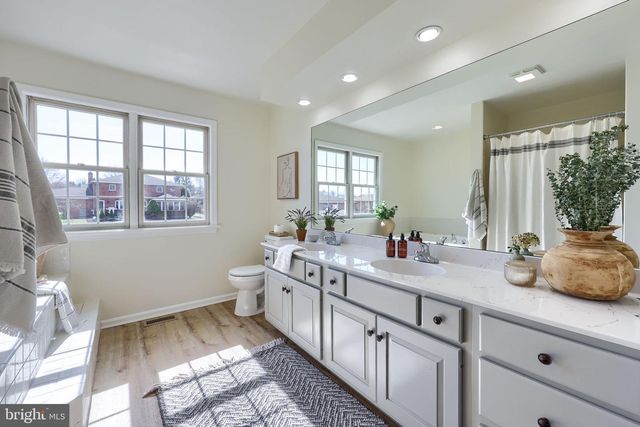 1790 HERMAN DR, York, PA 17408