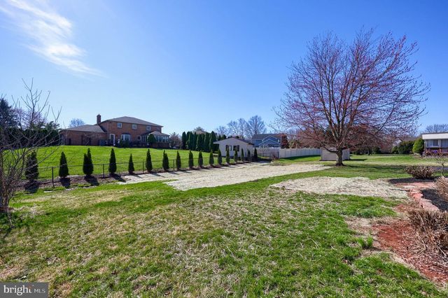 1790 HERMAN DR, York, PA 17408