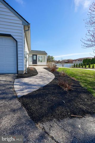 1790 HERMAN DR, York, PA 17408