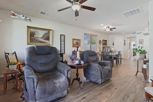 1346 E Chestnut Hill Dr, Manteca, CA 95336