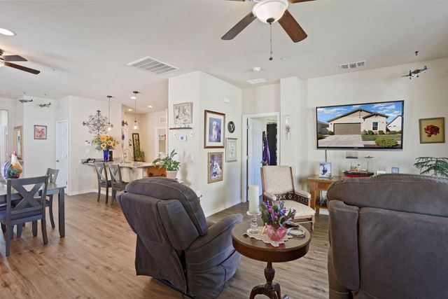 1346 E Chestnut Hill Dr, Manteca, CA 95336