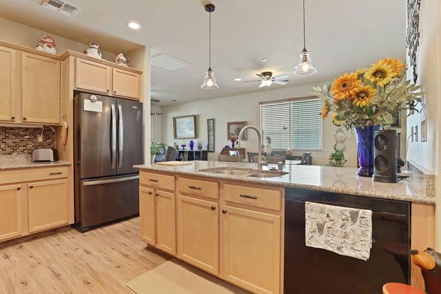 1346 E Chestnut Hill Dr, Manteca, CA 95336