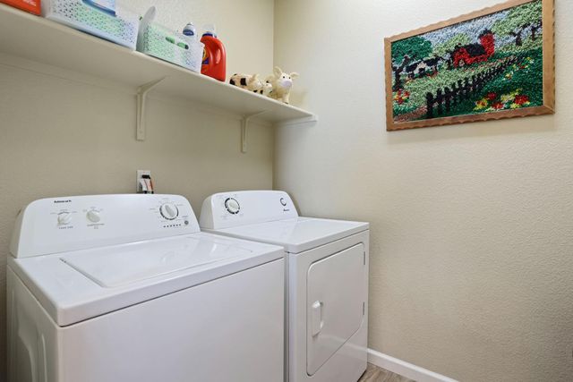 1346 E Chestnut Hill Dr, Manteca, CA 95336