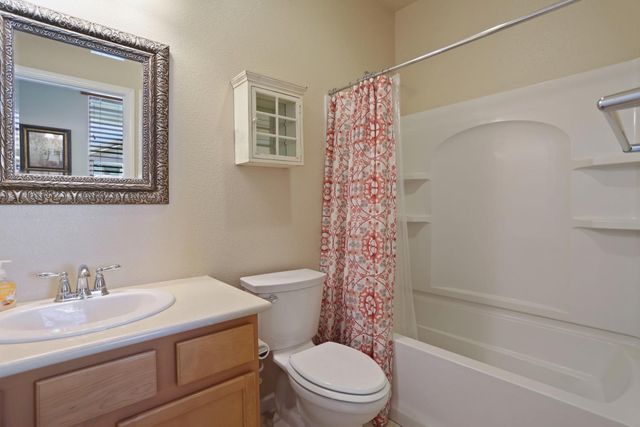 1346 E Chestnut Hill Dr, Manteca, CA 95336