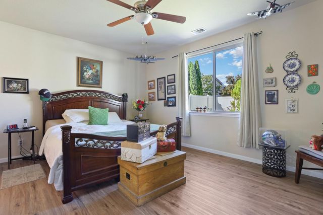 1346 E Chestnut Hill Dr, Manteca, CA 95336