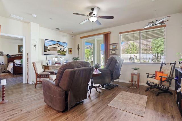 1346 E Chestnut Hill Dr, Manteca, CA 95336