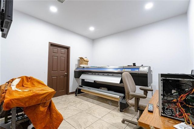 2243 Pecan Boulevard A+B, Mcallen, TX 78501