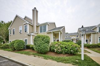 40 Bradford Commons Ln 40, Braintree, MA 02184