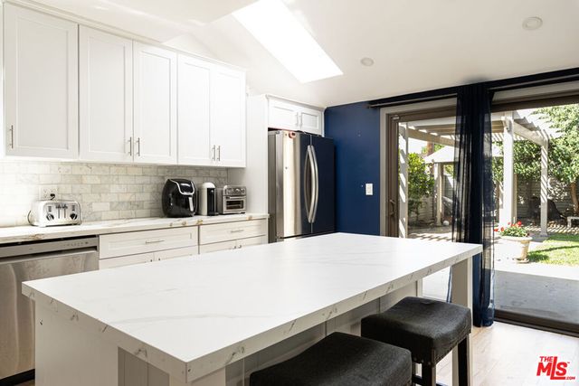 8131 Bianca Avenue, Northridge, CA 91325