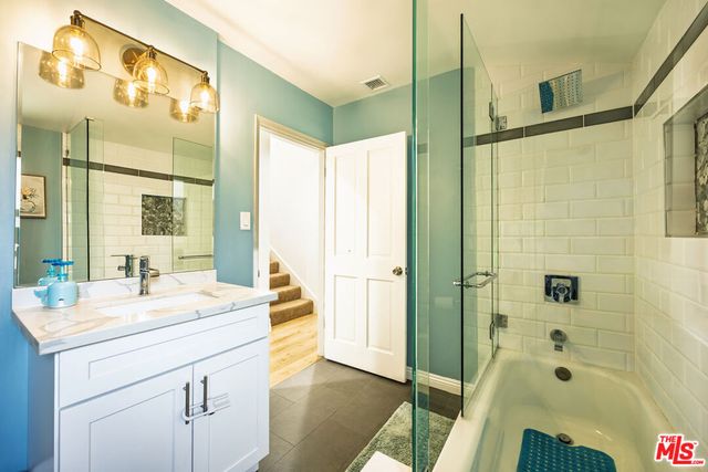 8131 Bianca Avenue, Northridge, CA 91325