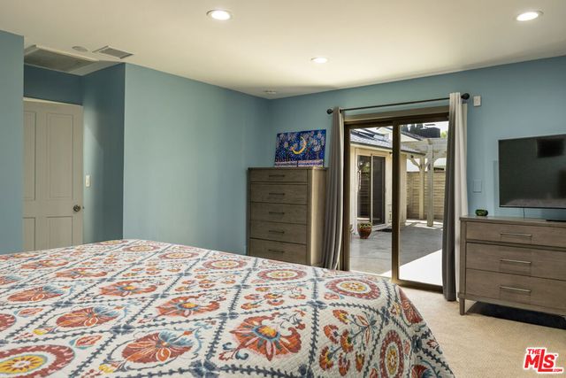 8131 Bianca Avenue, Northridge, CA 91325