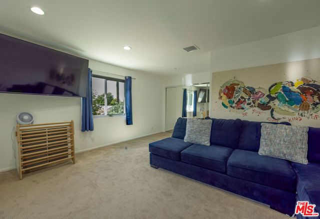 8131 Bianca Avenue, Northridge, CA 91325