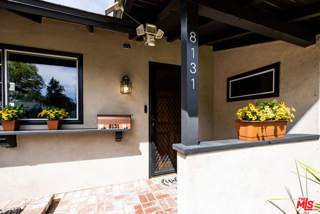 8131 Bianca Avenue, Northridge, CA 91325