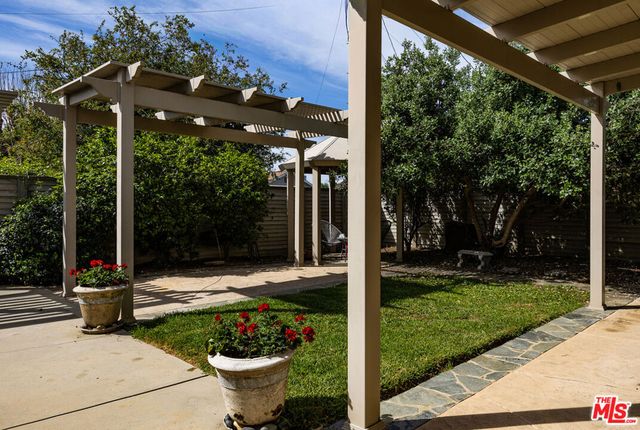 8131 Bianca Avenue, Northridge, CA 91325