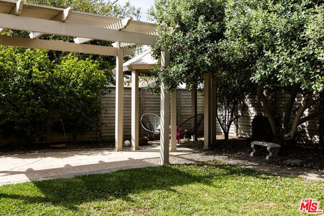 8131 Bianca Avenue, Northridge, CA 91325