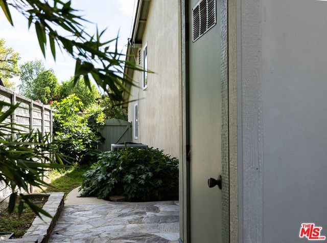 8131 Bianca Avenue, Northridge, CA 91325