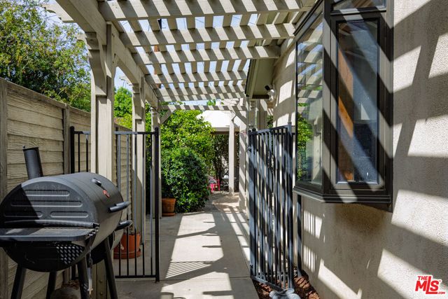 8131 Bianca Avenue, Northridge, CA 91325