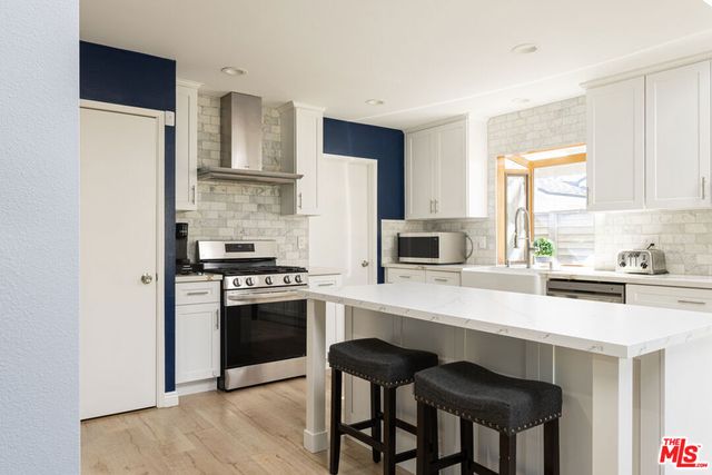 8131 Bianca Avenue, Northridge, CA 91325