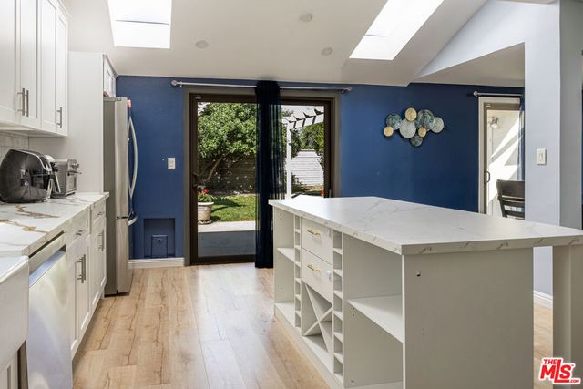 8131 Bianca Avenue, Northridge, CA 91325