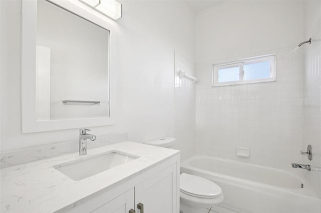 6503 DREWRYS BLUFF, Bradenton, FL 34203