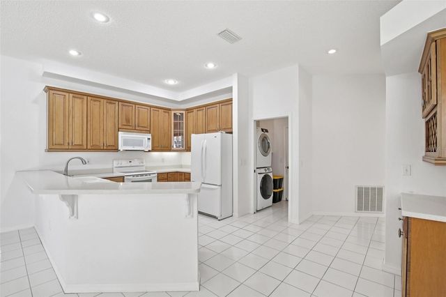 6503 DREWRYS BLUFF, Bradenton, FL 34203