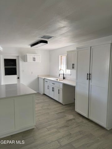 3220 WEDGEWOOD Drive, El Paso, TX 79925