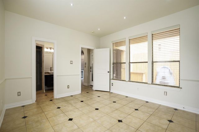 2043 Palm Forest Lane, Houston, TX 77077