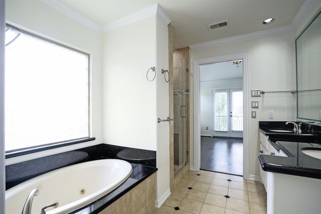 2043 Palm Forest Lane, Houston, TX 77077