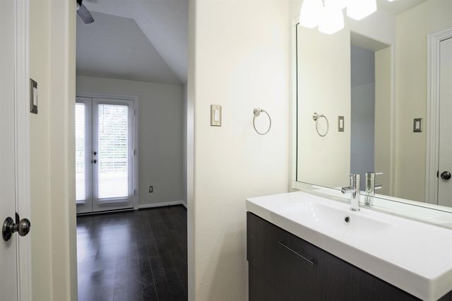 2043 Palm Forest Lane, Houston, TX 77077