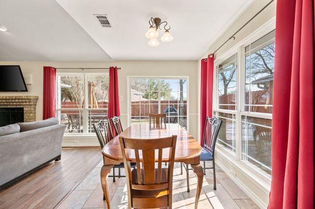 2845 White Oak Drive, Grand Prairie, TX 75052