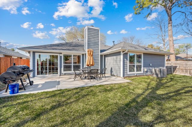 2845 White Oak Drive, Grand Prairie, TX 75052