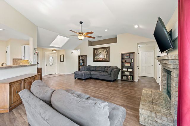 2845 White Oak Drive, Grand Prairie, TX 75052