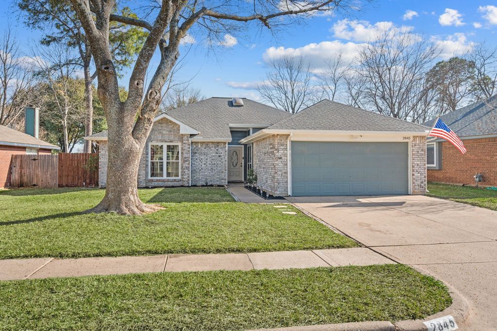 2845 White Oak Drive, Grand Prairie, TX 75052