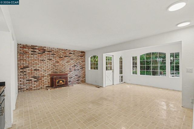 2030 Clearview Ct, Walnut Creek, CA 94598