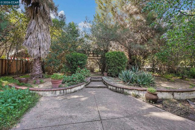 2030 Clearview Ct, Walnut Creek, CA 94598