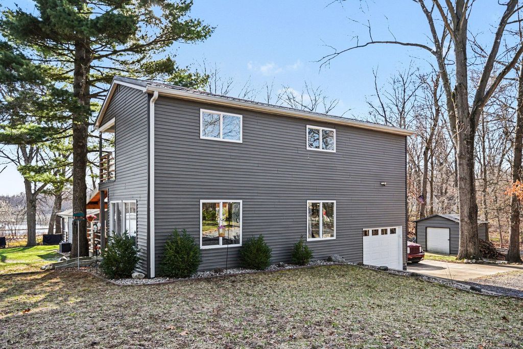 10510 E Orange Street, Monterey, IN 46960