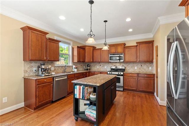 4391 Barrington Oaks Court, Clemmons, NC 27012