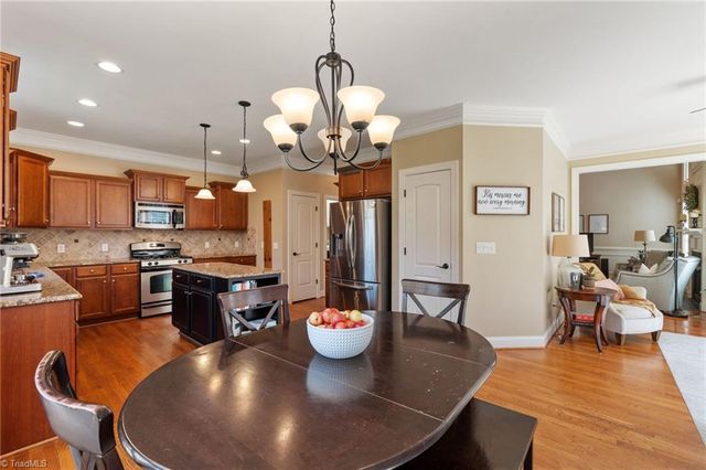 4391 Barrington Oaks Court, Clemmons, NC 27012