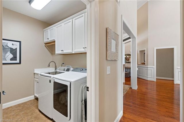 4391 Barrington Oaks Court, Clemmons, NC 27012