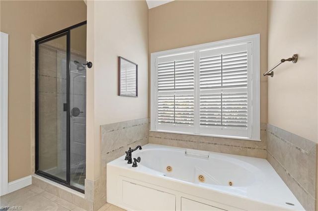 4391 Barrington Oaks Court, Clemmons, NC 27012