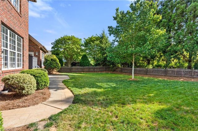 4391 Barrington Oaks Court, Clemmons, NC 27012