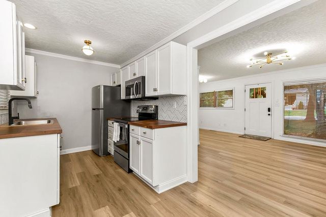 2721 S 53rd Street, Kansas City, KS 66106